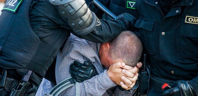 Беларусь. Правозащитники настаивают на санкциях за насилие над журналистами - Фото