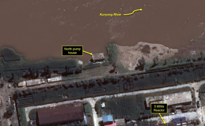 Паводок на реке затопил насосы охлаждения реактора КНДР – спутниковые фото 