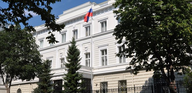 Австрия впервые выслала дипломата РФ за шпионаж, в Москве ответили симметрично - Фото