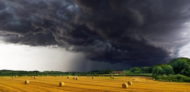 Синоптики сообщают об ухудшении погоды, объявлено штормовое предупреждение - Фото