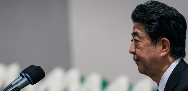 Японский премьер из-за болезни ушел в отставку после рекордного срока у власти - Фото