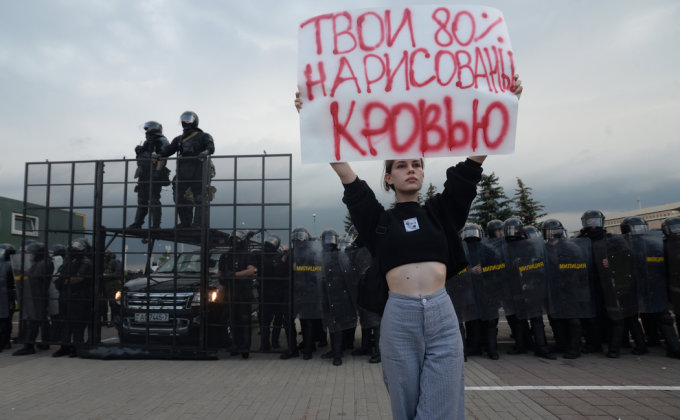 "Подарки" для Лукашенко, 200 000 человек на митинге и новые задержания — фоторепортаж