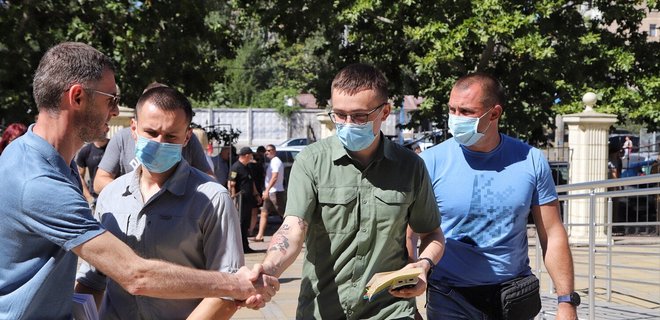 Стерненко облили неизвестной жидкостью у здания суда в Одессе - СМИ - Фото