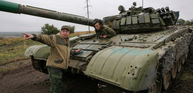 З Донецька у напрямку лінії зіткнення виїхала велика колона військової техніки — РС - Фото