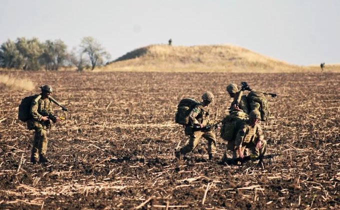 В Украине учения начались с десантирования британских и украинских военных: фото