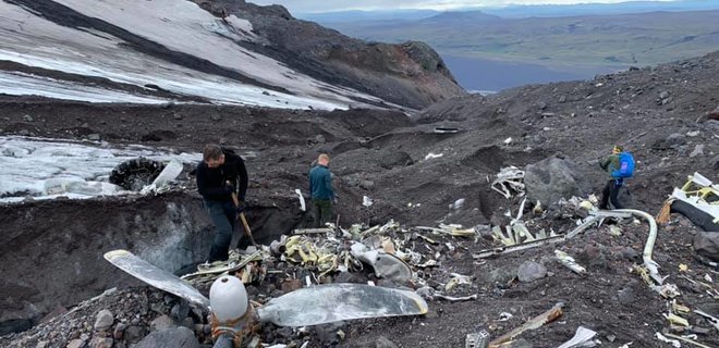 В Исландии от ледника откололся бомбардировщик ВВС США — фото - Фото