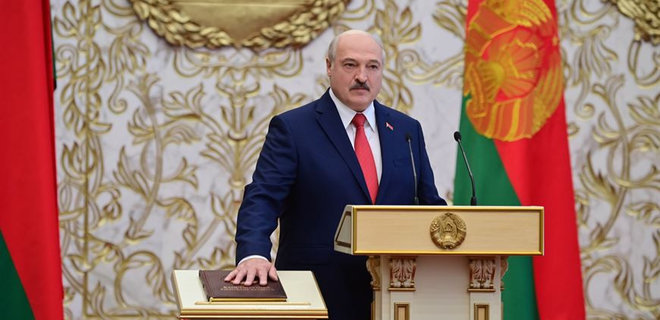 Непризнанный Лукашенко принял присягу президента Беларуси - Фото