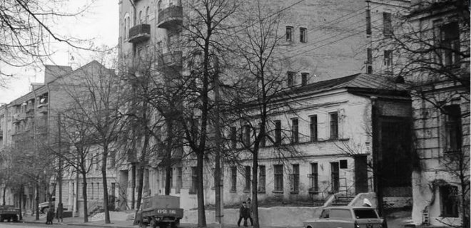 В центре Киева снесли историческую усадьбу XIX века — видео - Фото