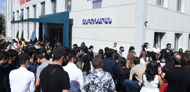 В Армении ограничили выезд из страны для резервистов до 55 лет - Фото