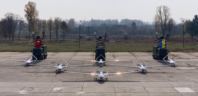 Украина планирует закупить для армии до полусотни турецких боевых дронов Bayraktar TB2 - Фото