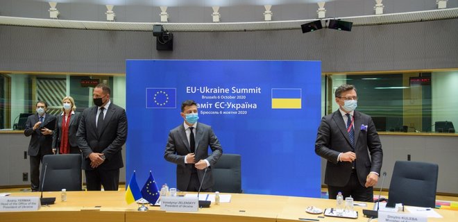 Зеленский в Брюсселе заявил, что безвизовому режиму с ЕС ничего не угрожает - Фото