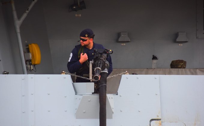 Эсминец ВМС Британии зашел в порт Одессы: фоторепортаж