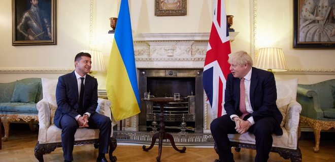 Зеленский призвал Британию вместе с НАТО усилить присутствие в регионе и санкции против РФ - Фото