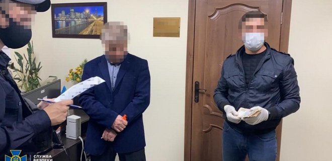 СБУ: В Луганской области заммэра требовал взятку – чиновник активизировался перед выборами - Фото