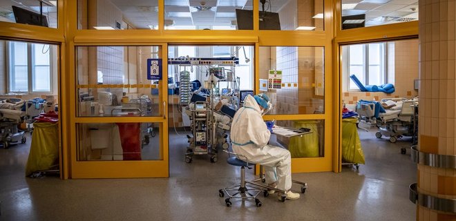 Локдаун помог. В Чехии число новых заболевших коронавирусом опустилось ниже 2000 в сутки - Фото