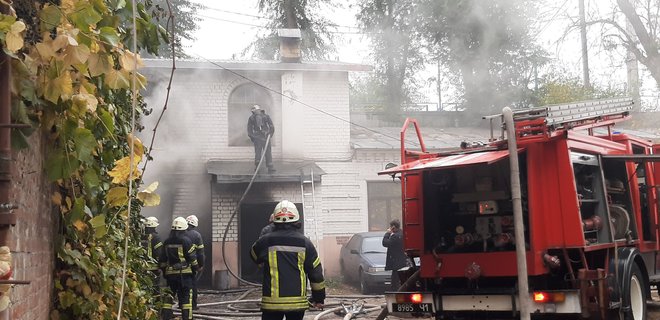 Пожар в центре Харькова: взрывы пиротехники, два человека ранены – видео - Фото