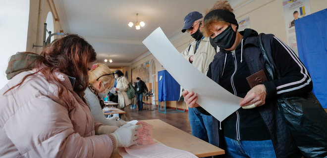 Местные выборы. ОПОРА показала, как переписывали протоколы в Харькове: видео - Фото