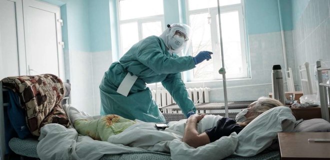 Хоть и выходной. В Украине выявили почти 8000 заболевших COVID-19 за субботу - Фото