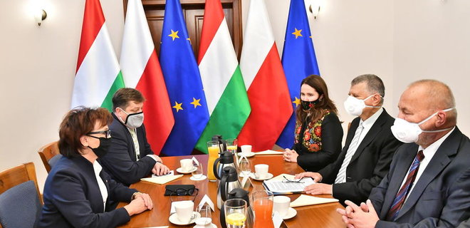 Наперекор Евросоюзу. Венгрия и Польша грозятся ветировать бюджет ЕС - Фото