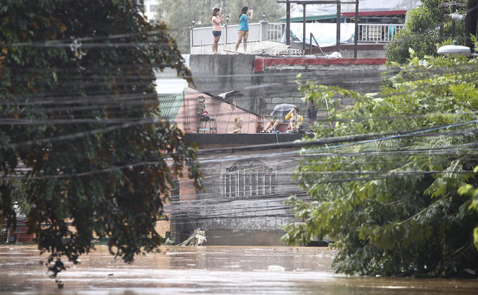 Сильнейший тайфун на Филиппинах: десятки тысяч затопленных домов и ветер до 160 км/час