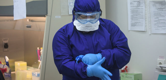 Коронавирус. В Украине впервые выявили более 13 000 заболевших за сутки - Фото