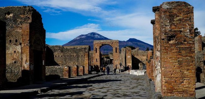 В Помпеях нашли тела раба и его хозяина, погибших в результате извержения Везувия – фото - Фото