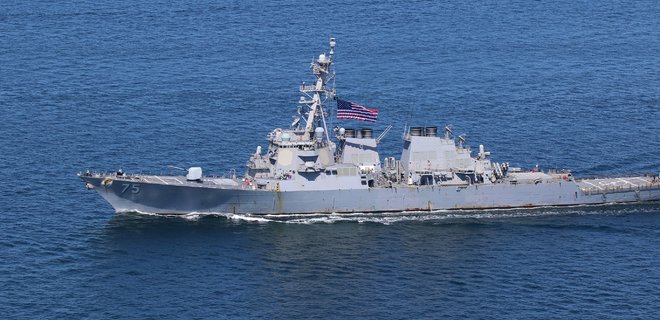 Американский эсминец USS Donald Cook направляется в Черное море  - Фото