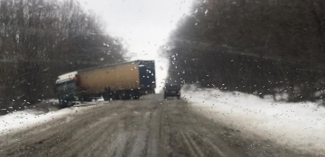 Ледяной дождь. В Киевской и Житомирской областях ограничили движение транспорта - Фото