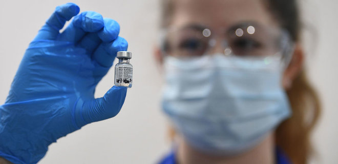 Британия начала массовую вакцинацию от COVID-19 недорогим и удобным препаратом - Фото