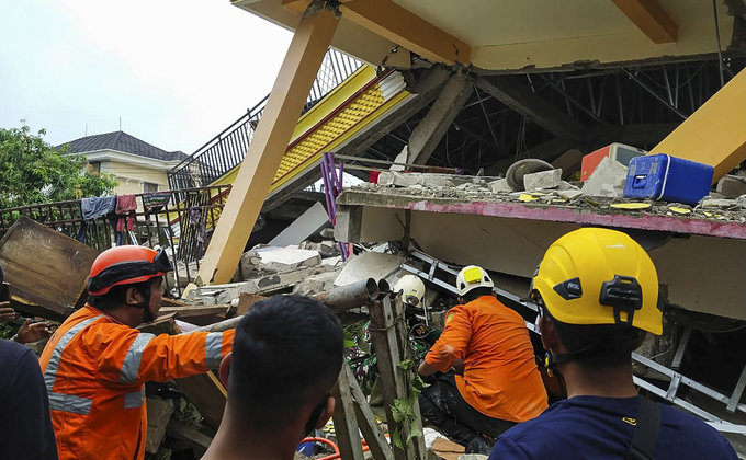 В Индонезии произошло мощное землетрясение: есть погибшие, сотни пострадавших – фото