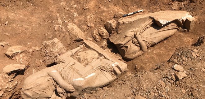 Археологи нашли древние статуи неподалеку от аэропорта Афин: им более 2300 лет – фото - Фото