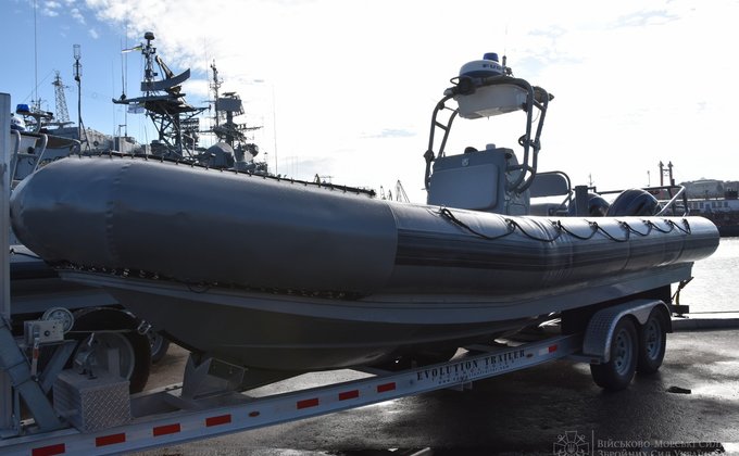 Украинские моряки получили от США 10 скоростных катеров и более 70 надувных лодок: фото