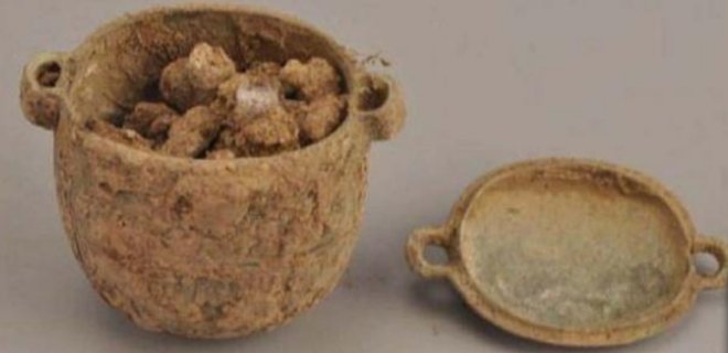 В Китае в гробнице дворянина обнаружили 2700-летний крем для лица: фото - Фото