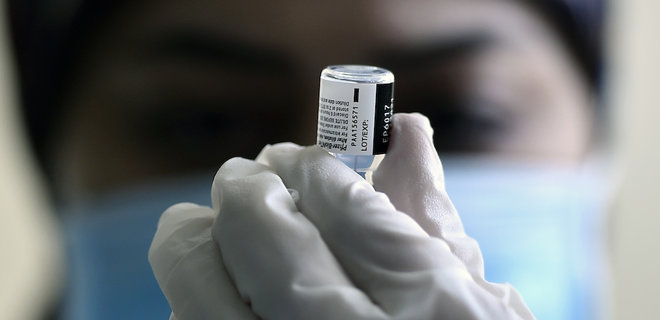 Украина заключила с Pfizer контракт на 10 млн доз вакцины от COVID-19 – ОП - Фото