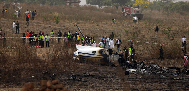 В Нигерии разбился самолет ВВС, все на борту погибли: видео - Фото