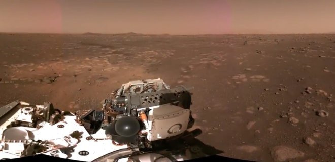 Марсоход Perseverance поджарил камень лазером и прислал его фотографии - Фото