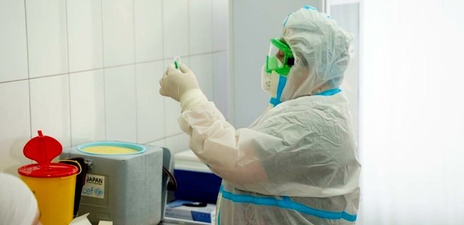Коронавирус. В Минздраве рассказали о вакцинации в Украине: за сутки привили 90 человек - Фото
