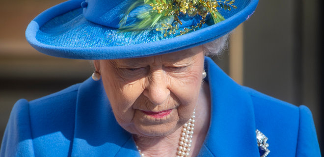 Экономия во всем. Королева Елизавета ІІ одолжит самолет у премьера Британии Джонсона - Фото