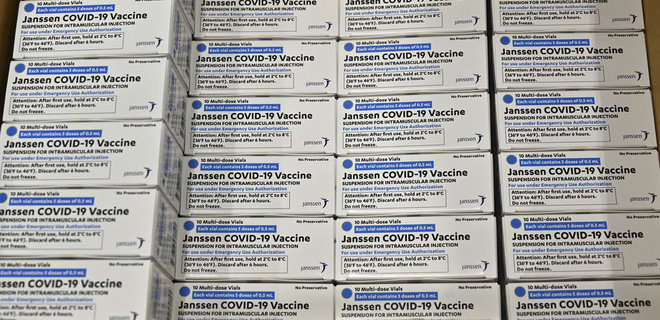 ЕС усиливает контроль над экспортом вакцин от COVID-19. В Британии недовольны – Reuters - Фото