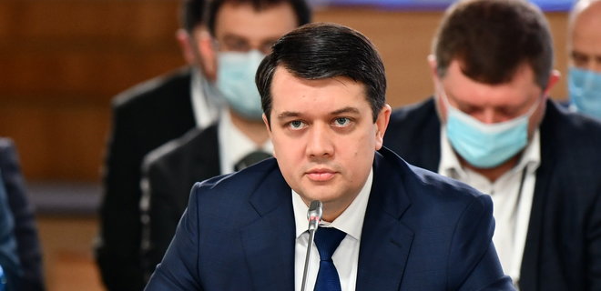 Разумков заявил, что обратится в суд, если его попытаются лишить мандата - Фото