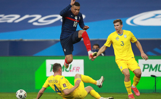 Матч с чемпионами мира. Украина сыграла вничью с Францией – французы забили оба гола: фото