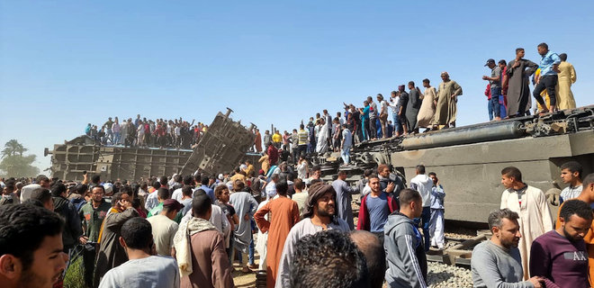 Столкновение поездов в Египте: погибших оказалось почти вдвое меньше - Фото