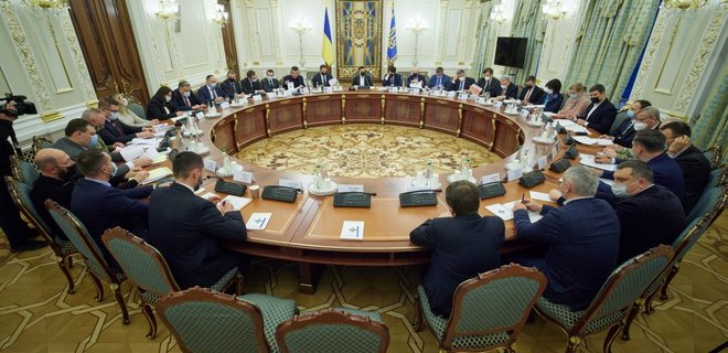 Сегодня пройдет заседание СНБО: в повестке Донбасс и санкции за контрабанду - Фото
