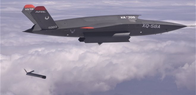 В США боевой беспилотник Valkyrie впервые запустил дрон в полете - Фото