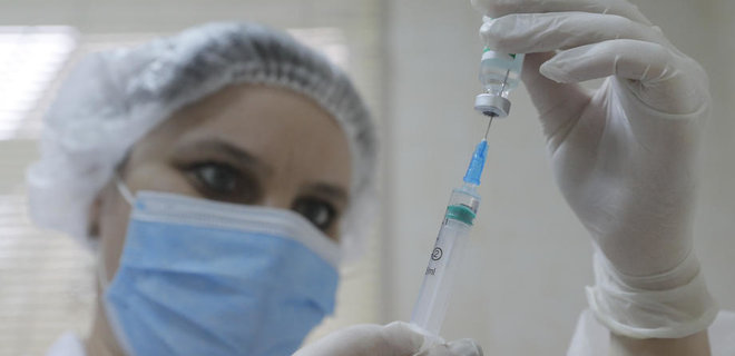 В Украине третий день подряд вакцинируют от коронавируса рекордное число людей - Фото