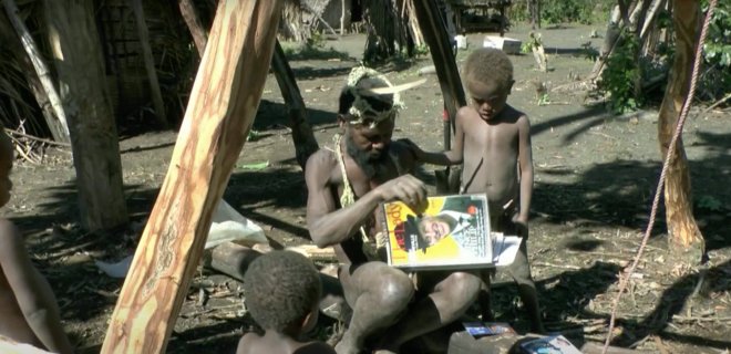 На острове Вануату принца Филиппа оплакивает местное племя: он был для них божеством - Фото