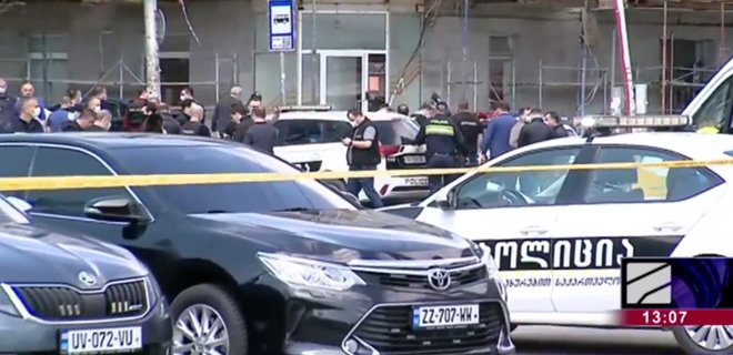 В Тбилиси взяли заложников в банке: через два часа их освободили, а захватчика задержали - Фото