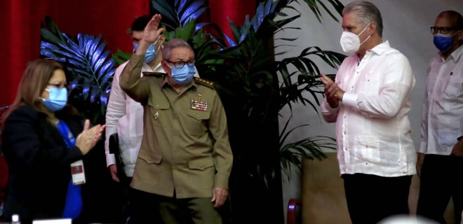 Рауль Кастро уходит с поста руководителя кубинской компартии - Фото
