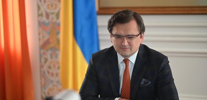 Украина попросила Евросоюз отключить Россию от SWIFT в случае обострения – Кулеба - Фото