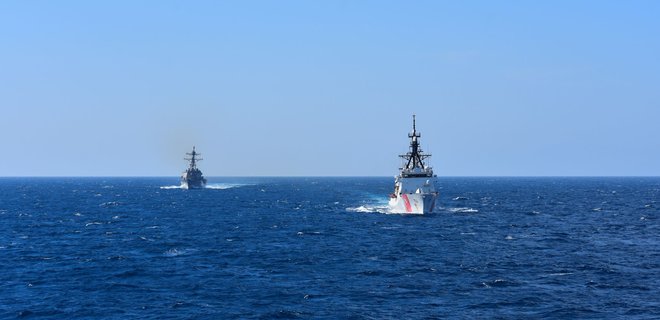 США направили в Черное море патрульный катер Hamilton - Фото